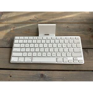 Apple iPad Keyboard Dock A1359 30-Pin‎ 1st, 2nd Generation iPad Accessory